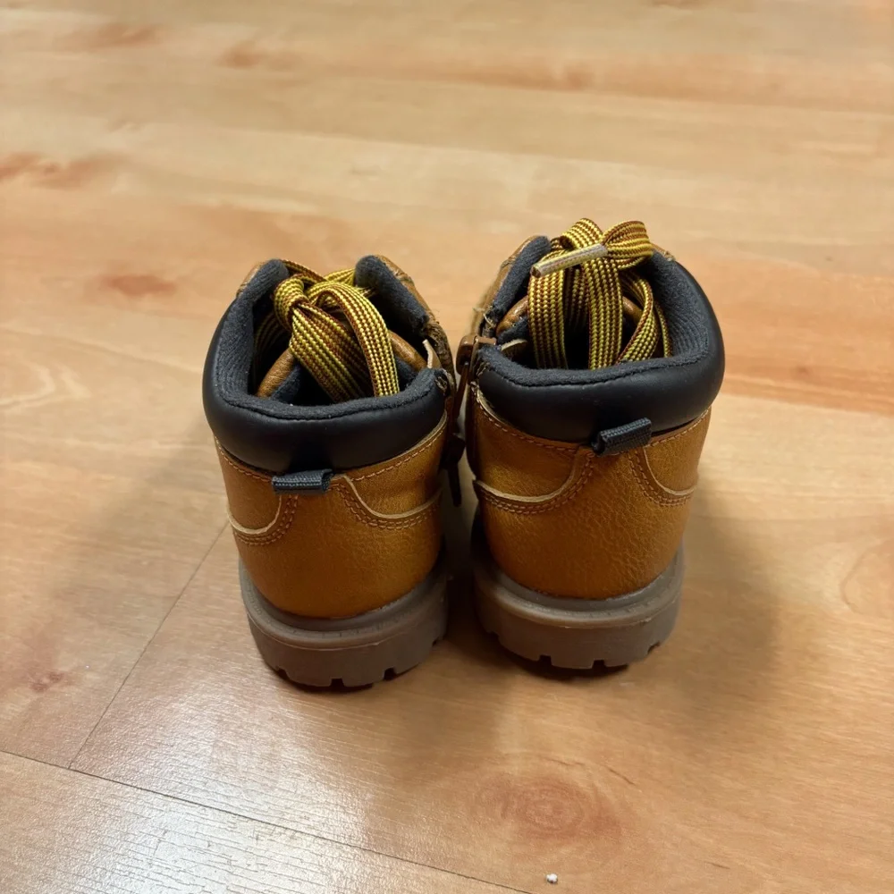 Carters Classic Tan Boston Lace Up Work Boot Toddler 7
